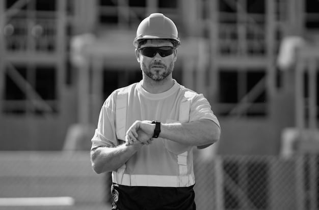 Wearable Tech: Enhancing Workplace Safety in US Industries